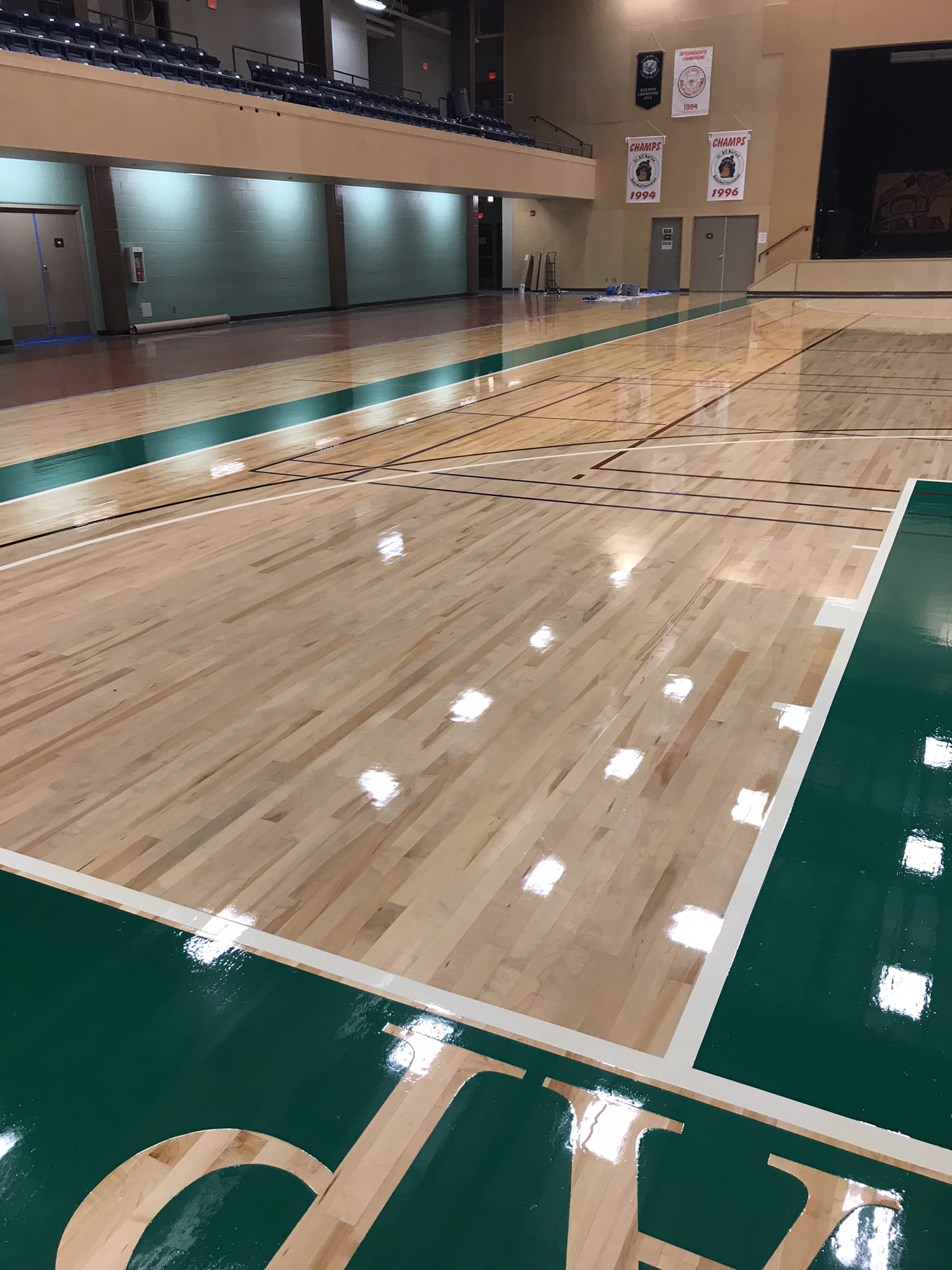 indoor green decorum gym floor high gloss